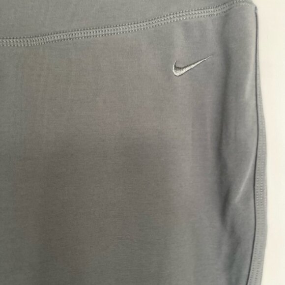 NIKE Dri-Fit Grey Capri Leggings, Great condition, Women’s Size Medium - Picture 5 of 6